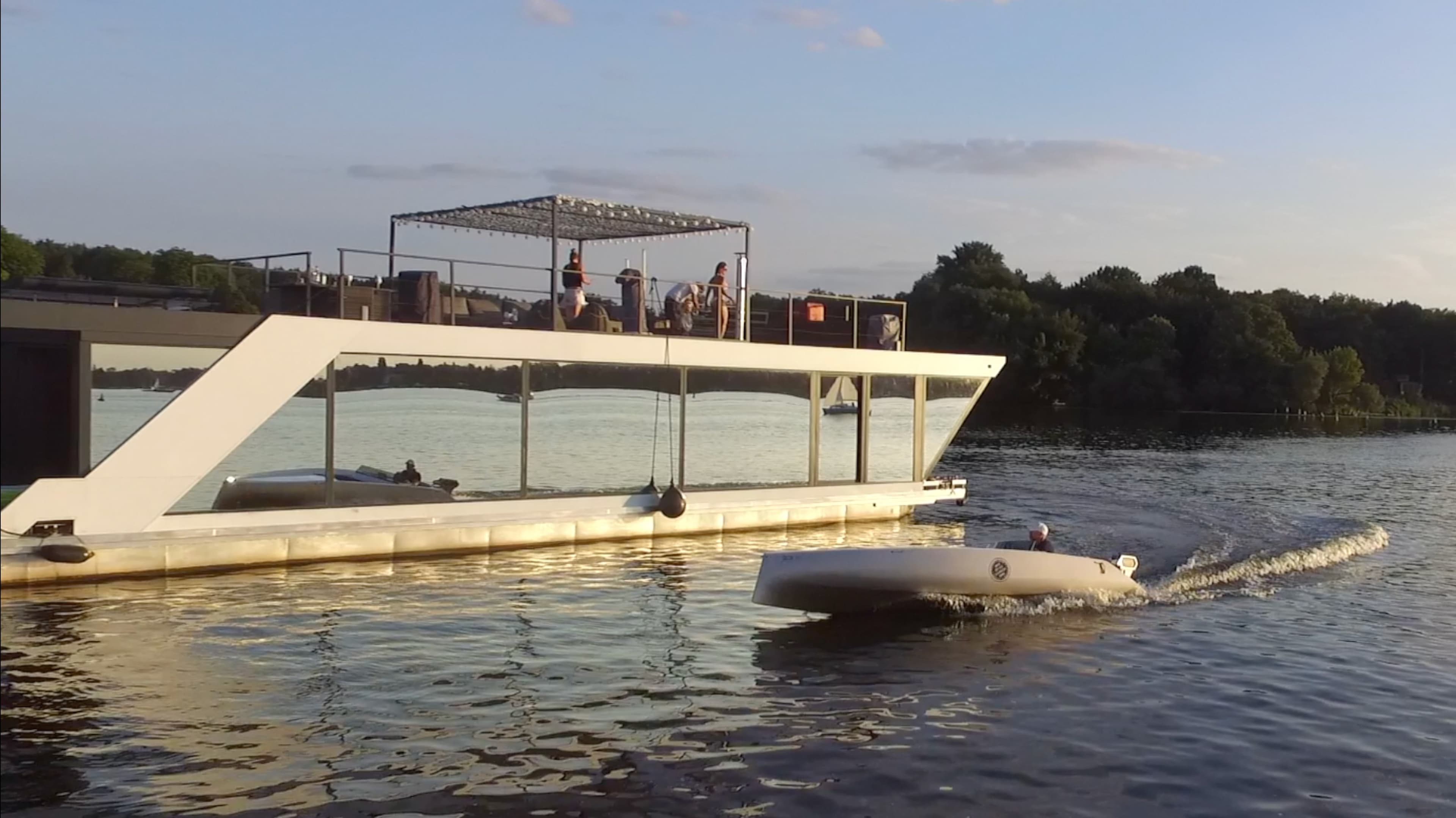 Solar Yacht 120